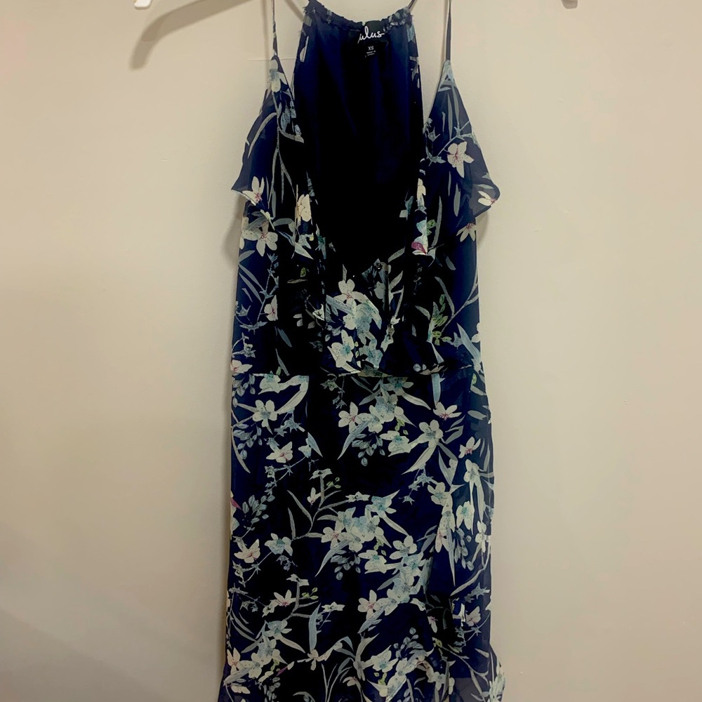 Lulus dress above knee